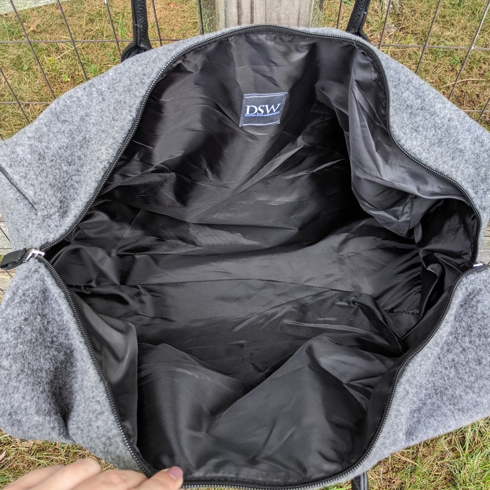 DSW Gray Felt Duffle NWOT - Picture 4 of 5